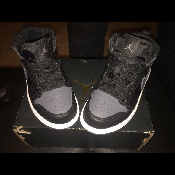 Nike Jordan 1 mid bp kids size 11c NEW - Picture 2 of 5